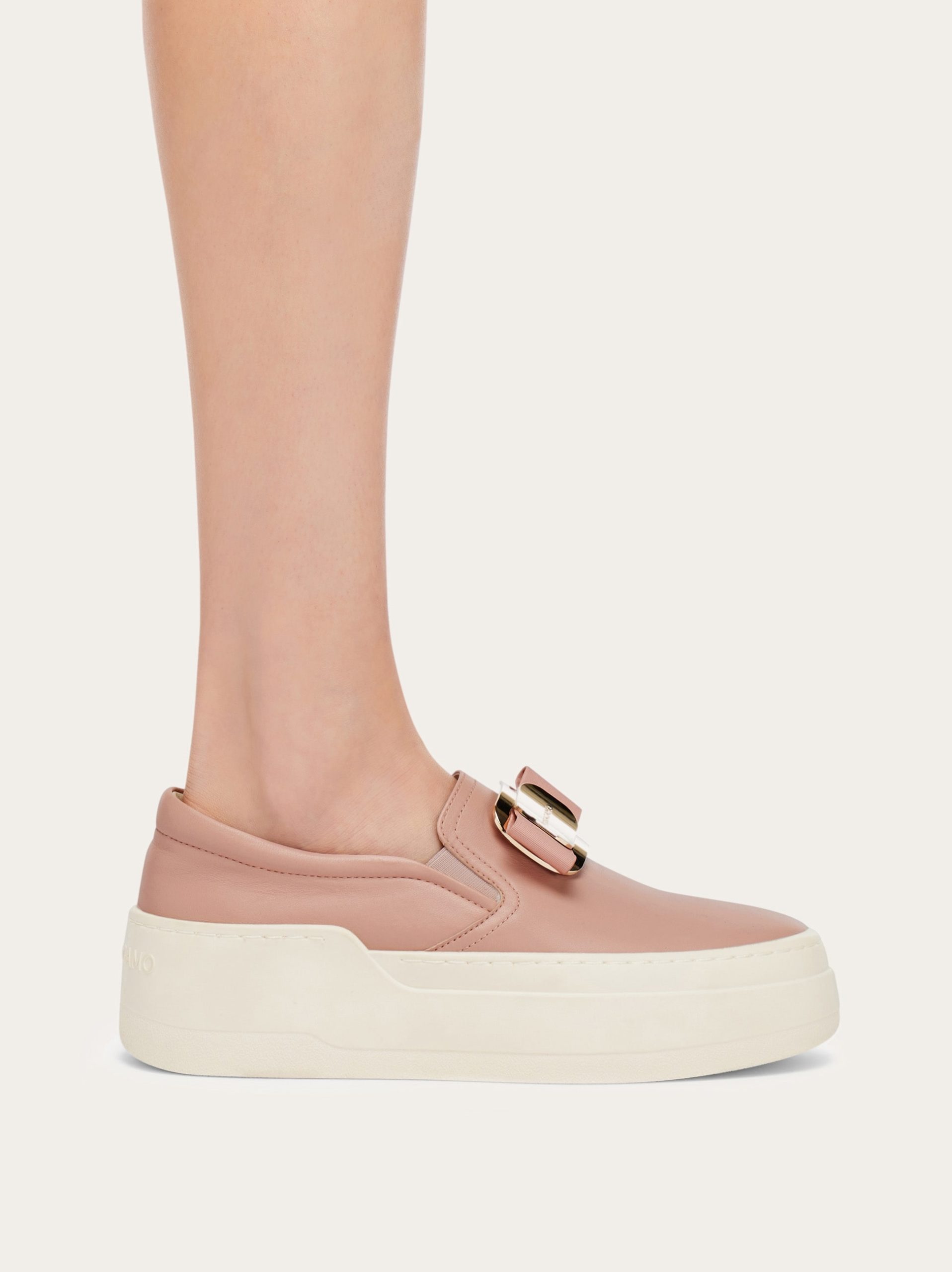 Ferragamo New Vara plate slip on - Image 4